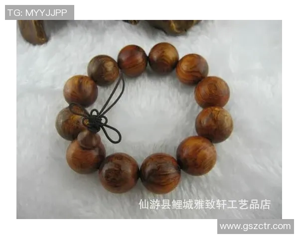 精美足球金边摆件呈现球星风采 精致工艺与经典设计完美结合